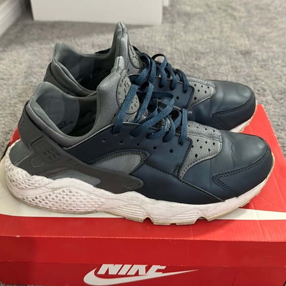 Nike Air Huarache - Picture 1 of 5